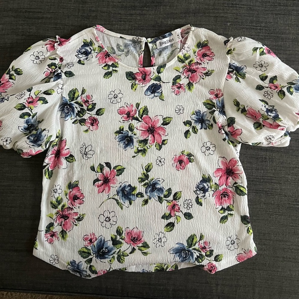 Room Mates ladies top